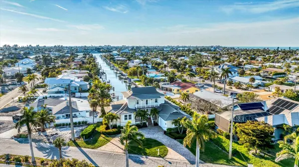 634 KEY ROYALE DR, Holmes Beach, FL 34217
