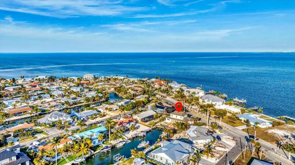 634 KEY ROYALE DR, Holmes Beach, FL 34217