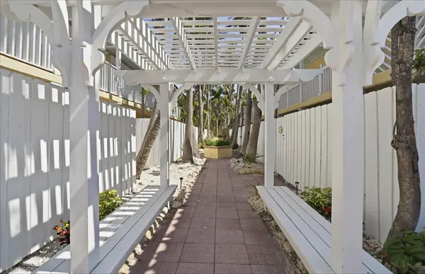 1325 GULF DR N #125, Bradenton Beach, FL 34217