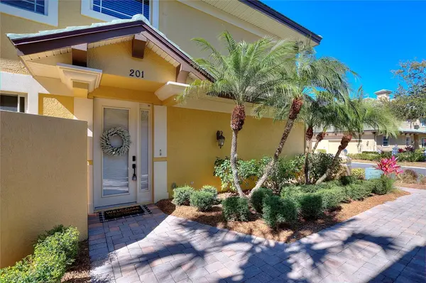 6508 MOORINGS POINT CIR #201, Lakewood Ranch, FL 34202