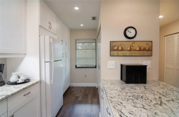 5635 GOLF POINTE DR #101, Sarasota, FL 34243