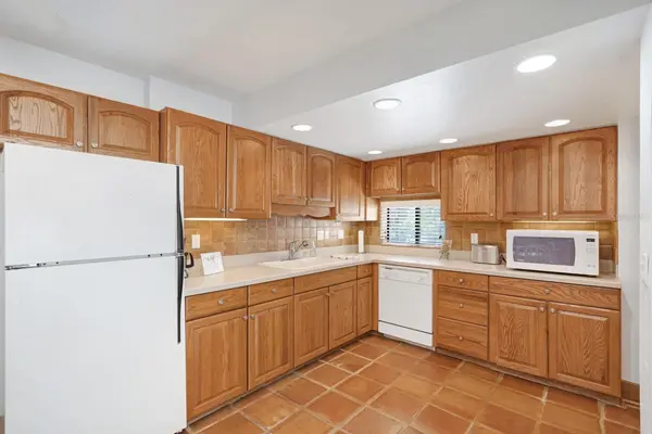 6157 MIDNIGHT PASS RD #E22, Sarasota, FL 34242