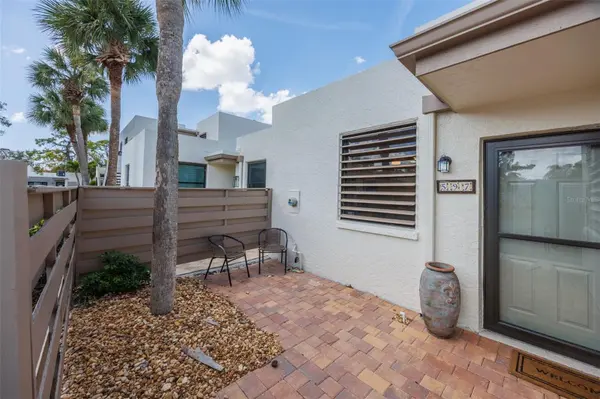 597 LAKESIDE DR #597, Bradenton, FL 34210