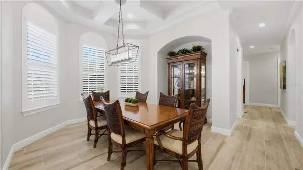 7637 COVE TER, Sarasota, FL 34231