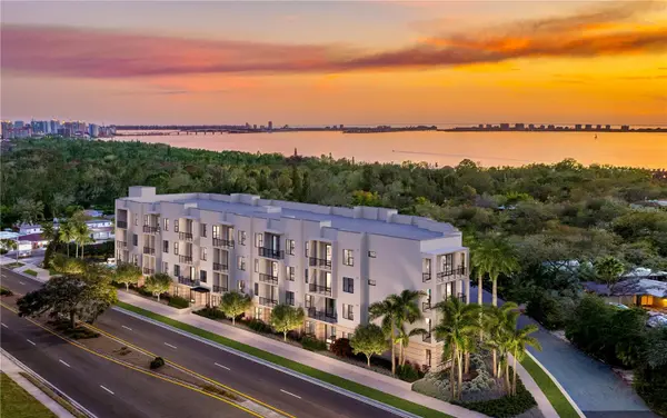 4950 REMINGTON DR #401, Sarasota, FL 34234