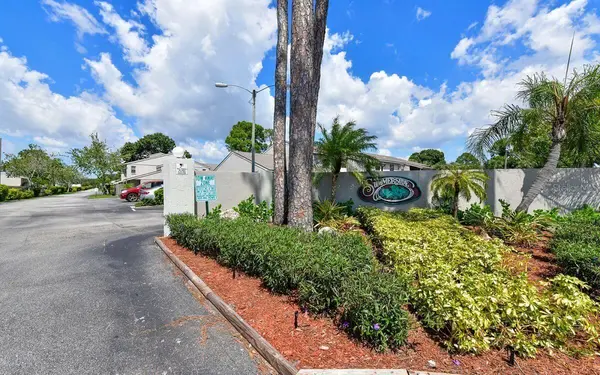 5647 SUMMER SIDE LN #41A, Sarasota, FL 34231