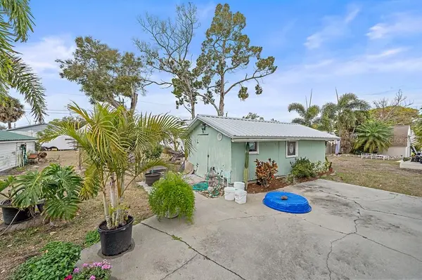 1126 GRABER AVE, Sarasota, FL 34237