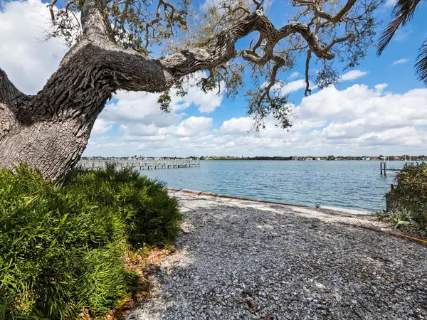 1267 STARBOARD LN, Sarasota, FL 34242