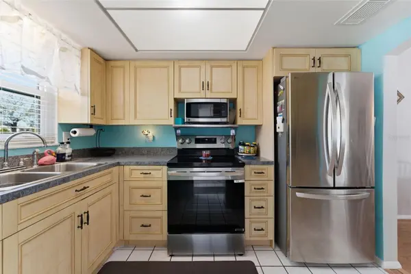 5061 LIVE OAK CIRCLE, Bradenton, FL 34207