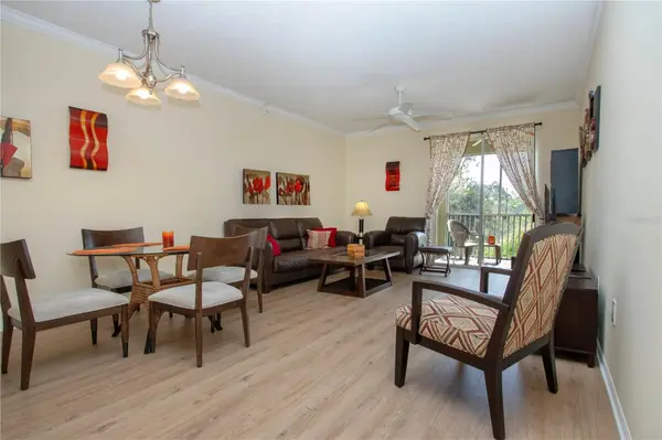 5711 BENTGRASS DR #19-202, Sarasota, FL 34235