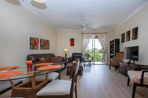 5711 BENTGRASS DR #19-202, Sarasota, FL 34235
