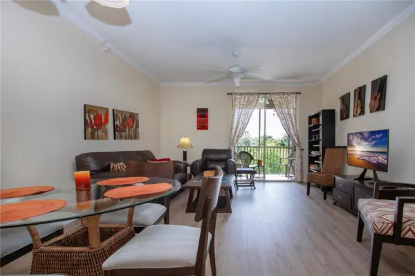 5711 BENTGRASS DR #19-202, Sarasota, FL 34235