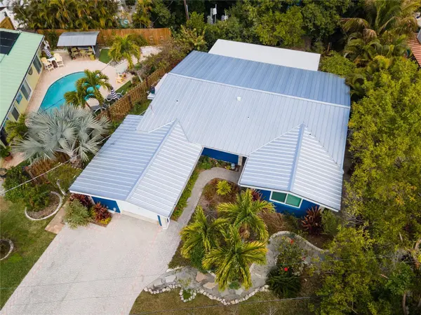 504 58TH ST, Holmes Beach, FL 34217
