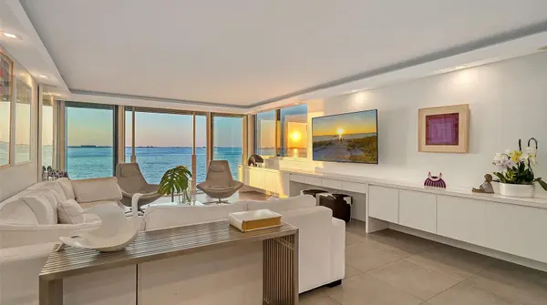 101 SUNSET DR #301, Sarasota, FL 34236