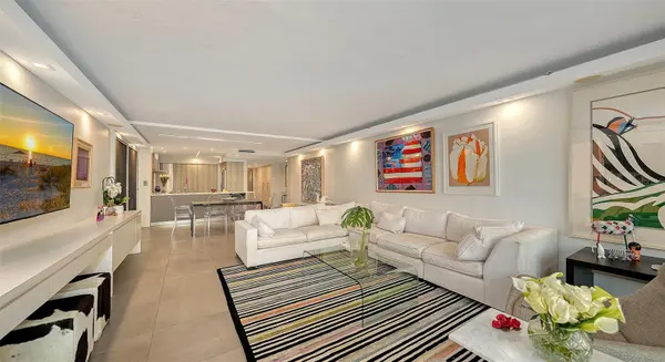 101 SUNSET DR #301, Sarasota, FL 34236
