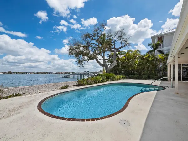 1267 STARBOARD LN, Sarasota, FL 34242