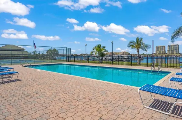 312 11TH AVE E, Palmetto, FL 34221