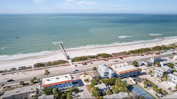 903 GULF DR S, Bradenton Beach, FL 34217