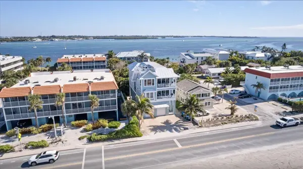 903 GULF DR S, Bradenton Beach, FL 34217