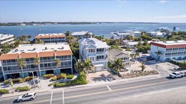 903 GULF DR S, Bradenton Beach, FL 34217