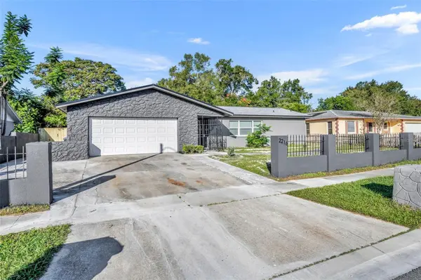 2216 CHERBOURG CT, Orlando, FL 32808