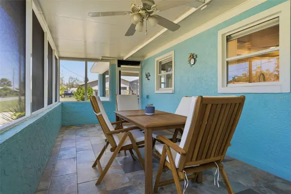 2400 PINE CT, Nokomis, FL 34275