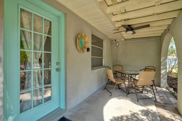 2214 MICHELE DR, Sarasota, FL 34231