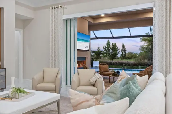 8352 SEA GLASS CT, Sarasota, FL 34240