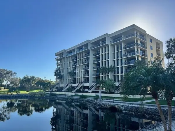 1095 GULF OF MEXICO DR #104, Longboat Key, FL 34228