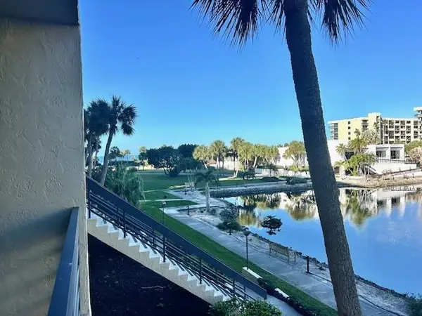 1095 GULF OF MEXICO DR #104, Longboat Key, FL 34228