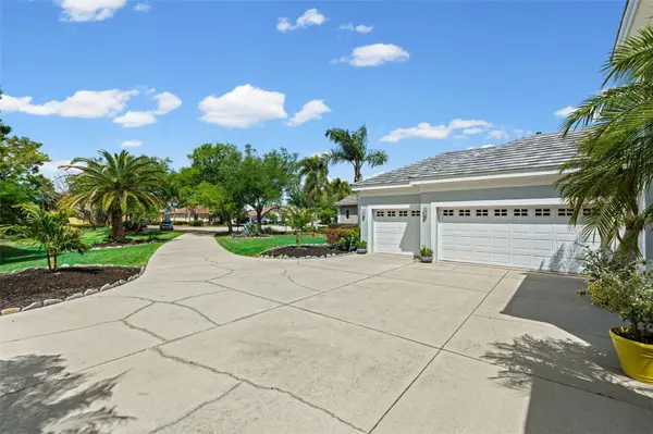 7517 COVENTRY CT, Lakewood Ranch, FL 34202