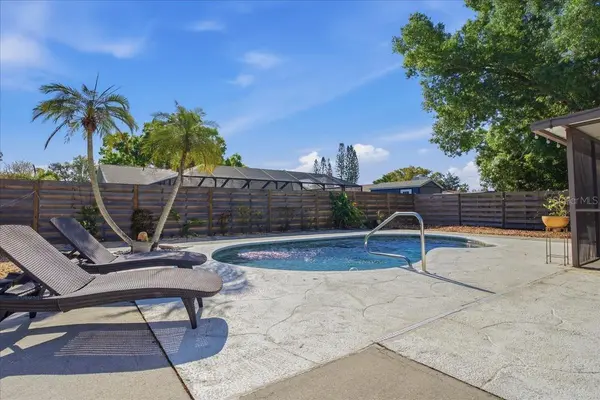 1467 GEORGETOWNE DR, Sarasota, FL 34232