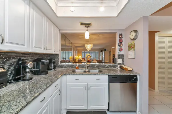 2657 WOODGATE LN #E4, Sarasota, FL 34231