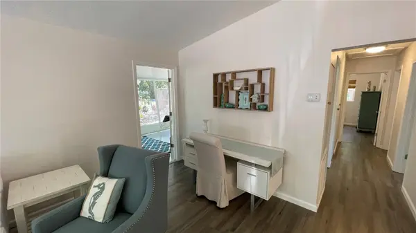 2504 S MILMAR DR, Sarasota, FL 34237