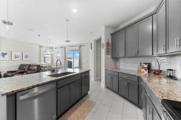 7434 35TH LN E, Sarasota, FL 34243