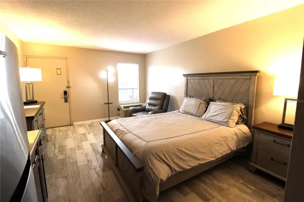 7150 N TAMIAMI TRL #C226, Sarasota, FL 34243
