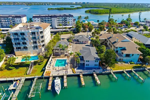 9022 MIDNIGHT PASS RD, Sarasota, FL 34242