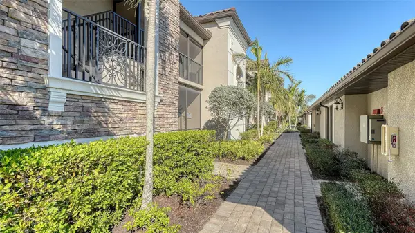 5537 PALMER CIR #201, Bradenton, FL 34211