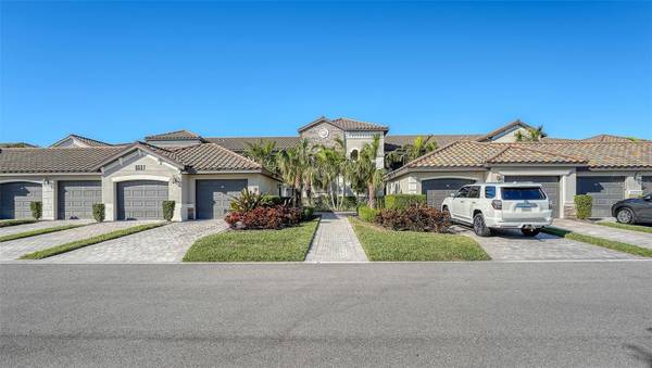 5537 PALMER CIR #201, Bradenton, FL 34211