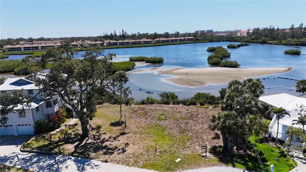 808 SUNCREST DR, Nokomis, FL 34275