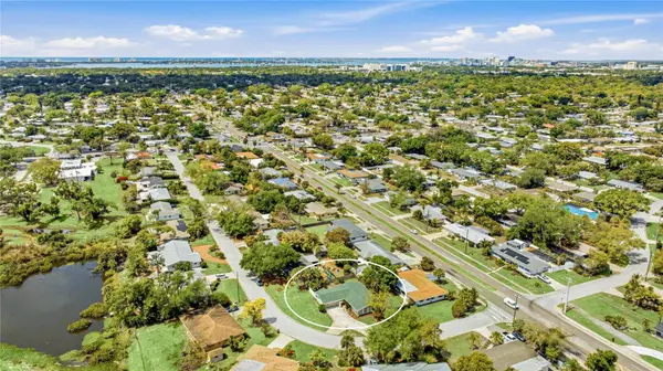 2949 BOUGAINVILLEA ST, Sarasota, FL 34239