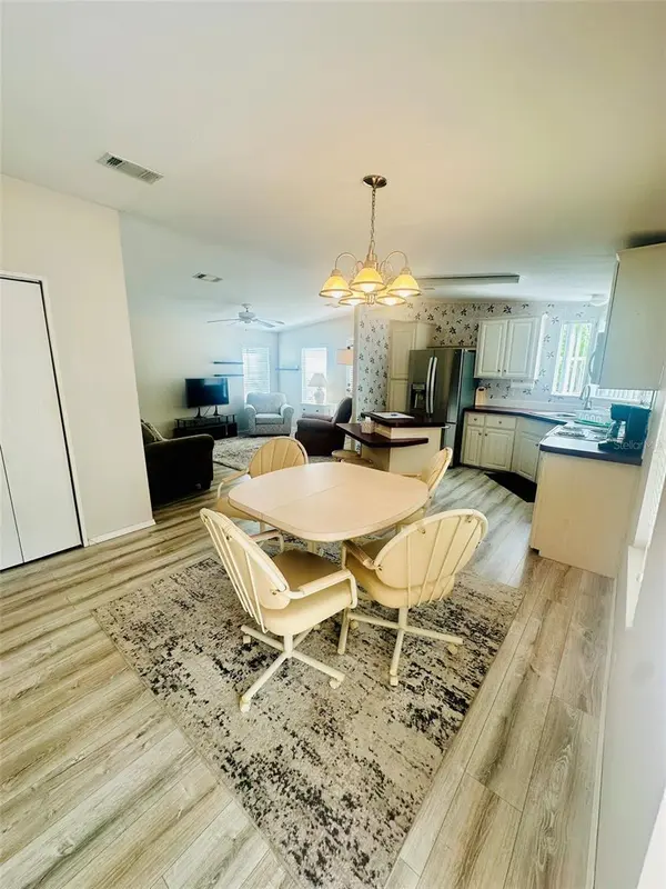 2305 BAY DR, Bradenton, FL 34207