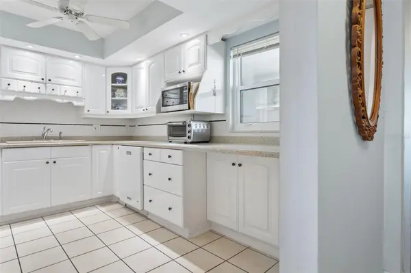 5130 BRITTANY DR S #1002, St Petersburg, FL 33715
