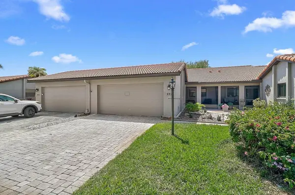 892 COUNTRY CLUB CIR #50, Venice, FL 34293