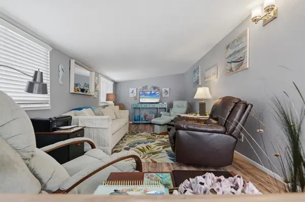 1674 UNIVERSITY PKWY #41, Sarasota, FL 34243