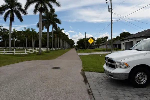 805 SW 6TH CT, Cape Coral, FL 33991