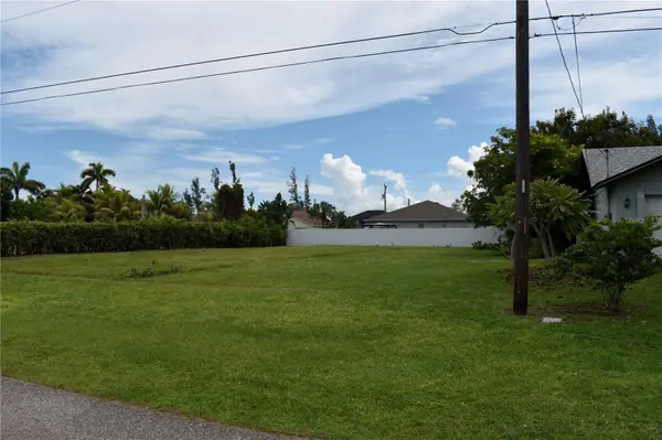 805 SW 6TH CT, Cape Coral, FL 33991