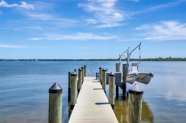 3863 CATALINA DR, Bradenton, FL 34210
