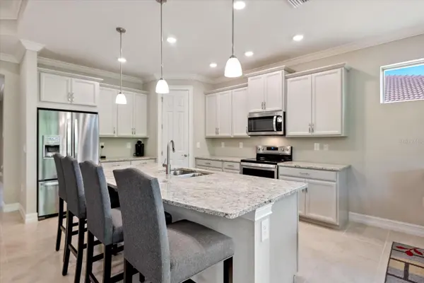 520 MARAVIYA BLVD, Nokomis, FL 34275