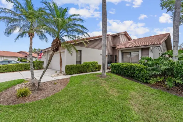 3862 WILSHIRE CIR W #107, Sarasota, FL 34238